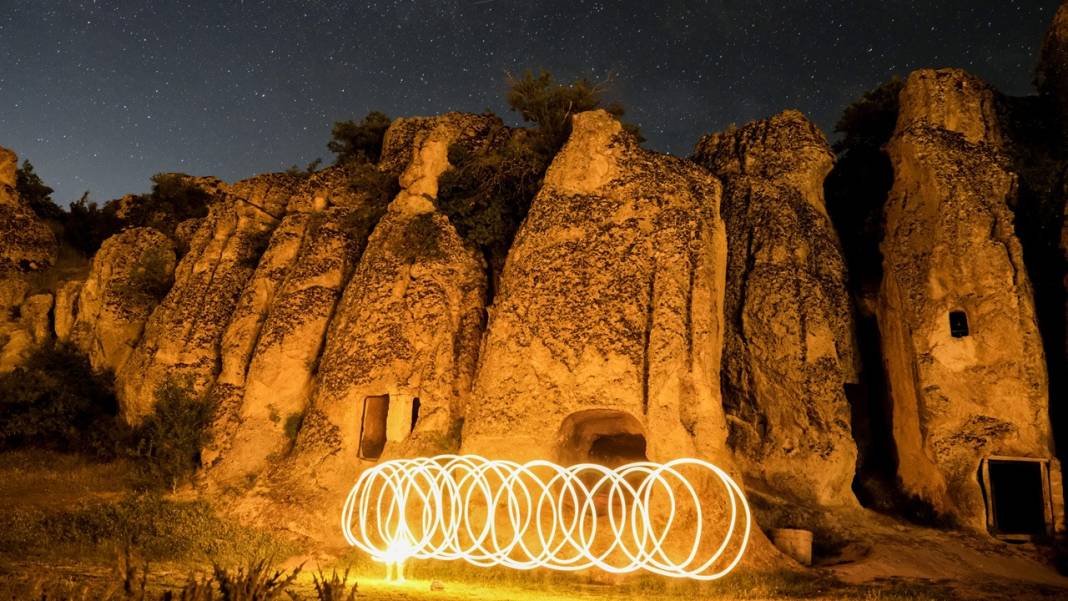 Konya’nın "Peri bacaları'nda" 100 fotoğrafçı yıldızların peşine düştü 7